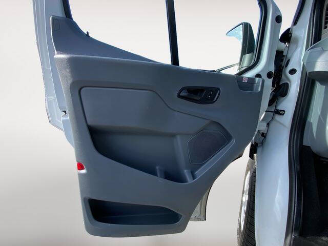 2019 Ford Transit 150 XLT