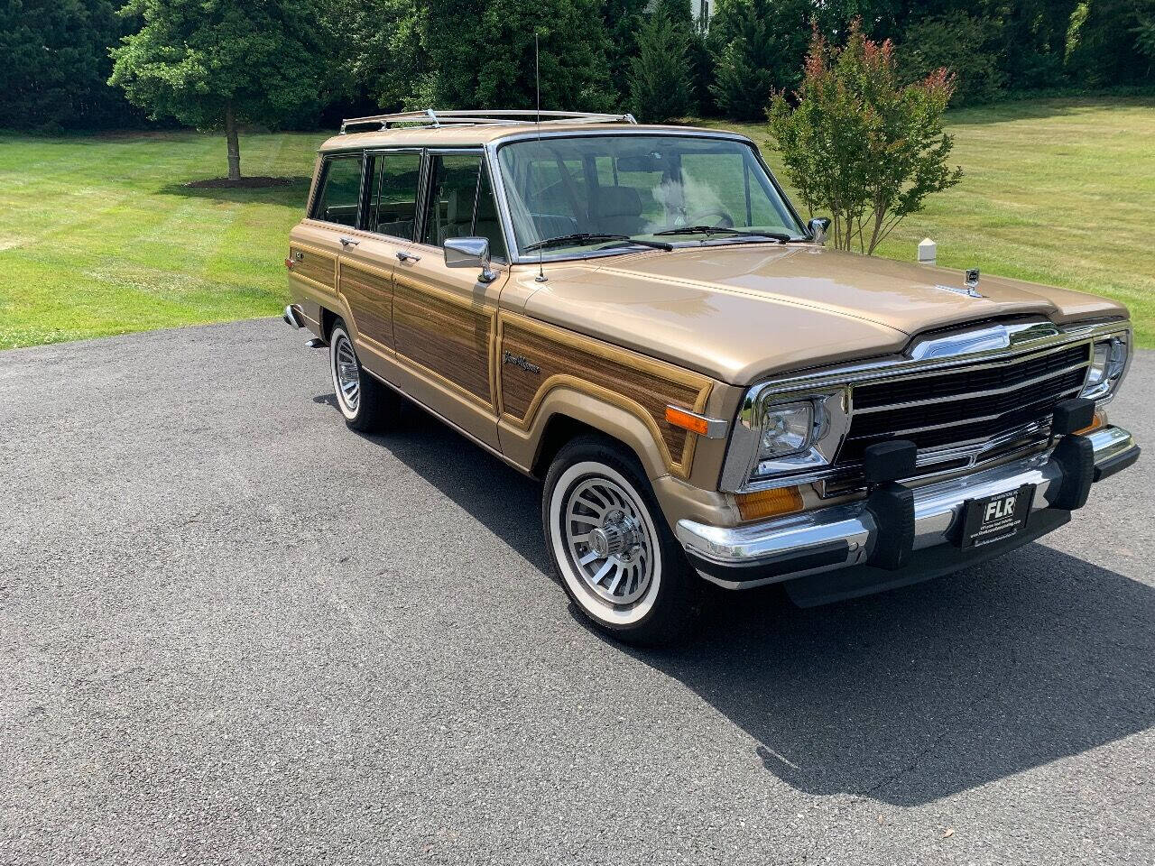 1989 Jeep Grand Wagoneer 6