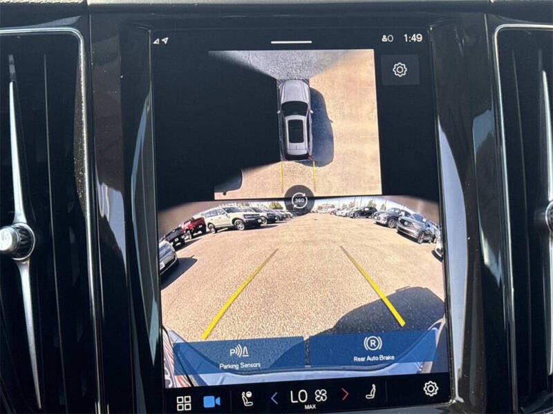 2024 Volvo XC60 B5 Plus Dark Theme