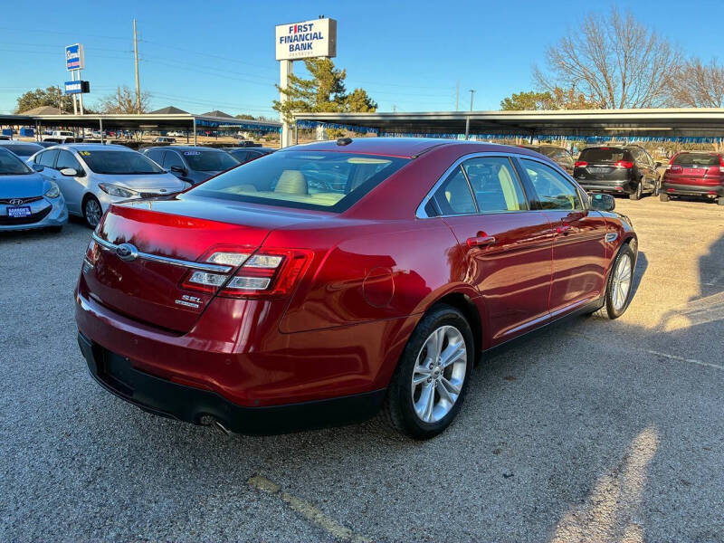 2015 Ford Taurus SEL