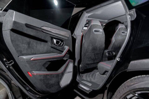2023 Lamborghini Urus Performante