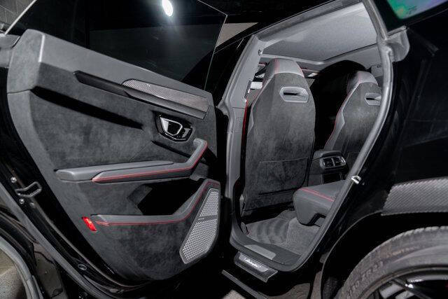2023 Lamborghini Urus Performante