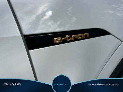 2019 Audi e-tron quattro Prestige