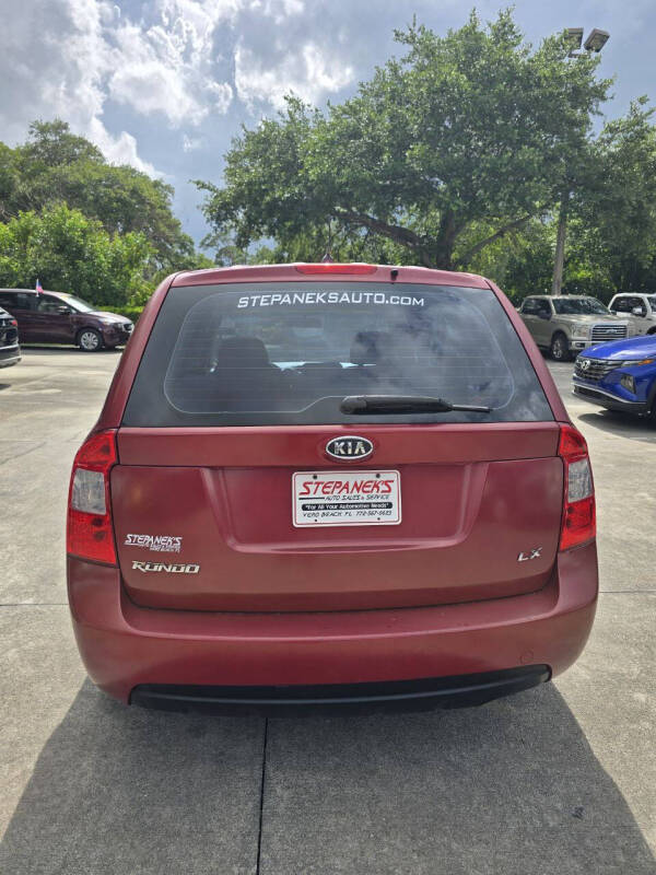 2008 Kia Rondo LX