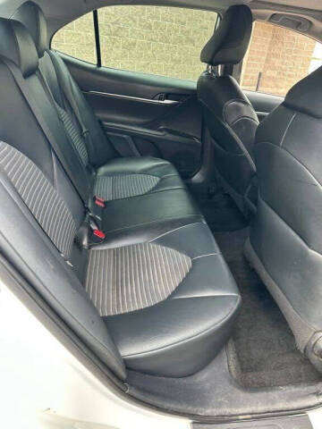 2020 Toyota Camry SE