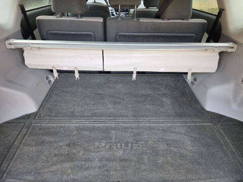 2016 Toyota Prius v Three