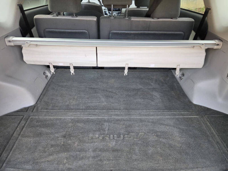 2016 Toyota Prius v Three