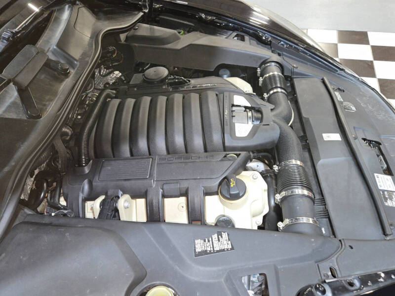 2013 Porsche Cayenne GTS