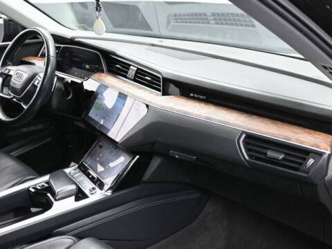 2019 Audi e-tron quattro Prestige