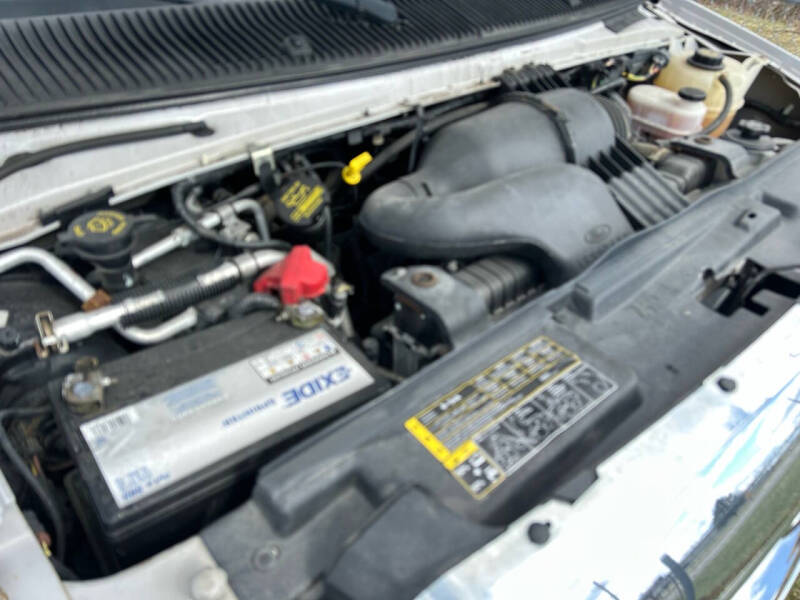 2011 Ford E-Series E-350 SD XLT