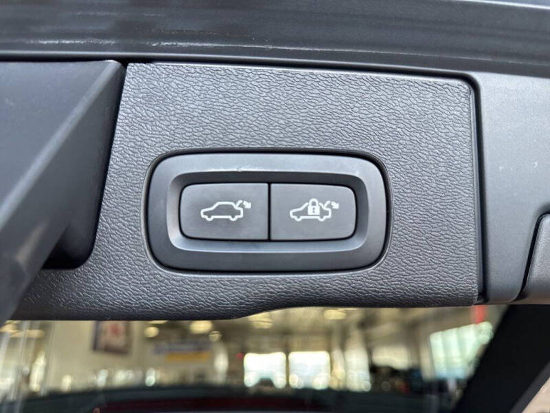 2022 Volvo XC60 Recharge T8 Inscription