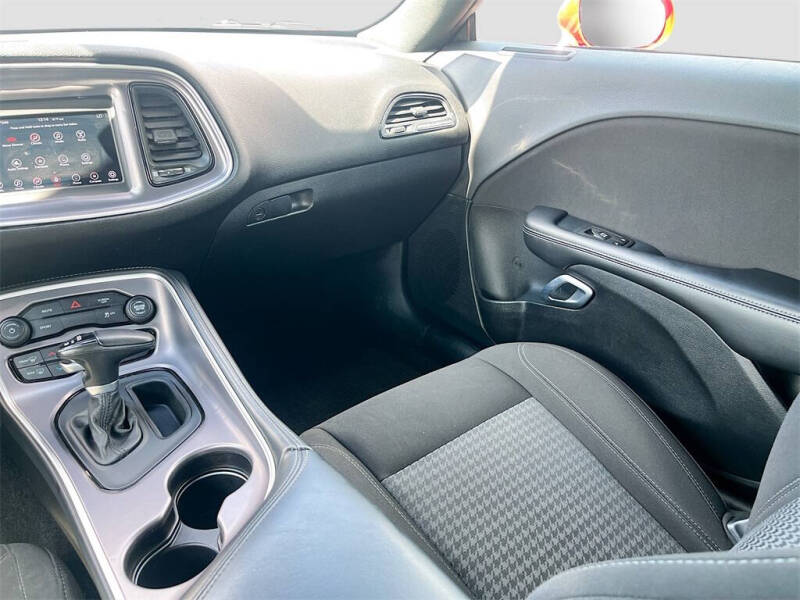 2022 Dodge Challenger SXT