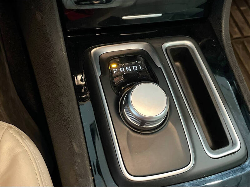 2023 Chrysler 300 Touring L