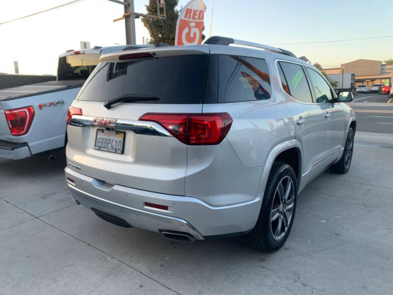 2017 GMC Acadia Denali