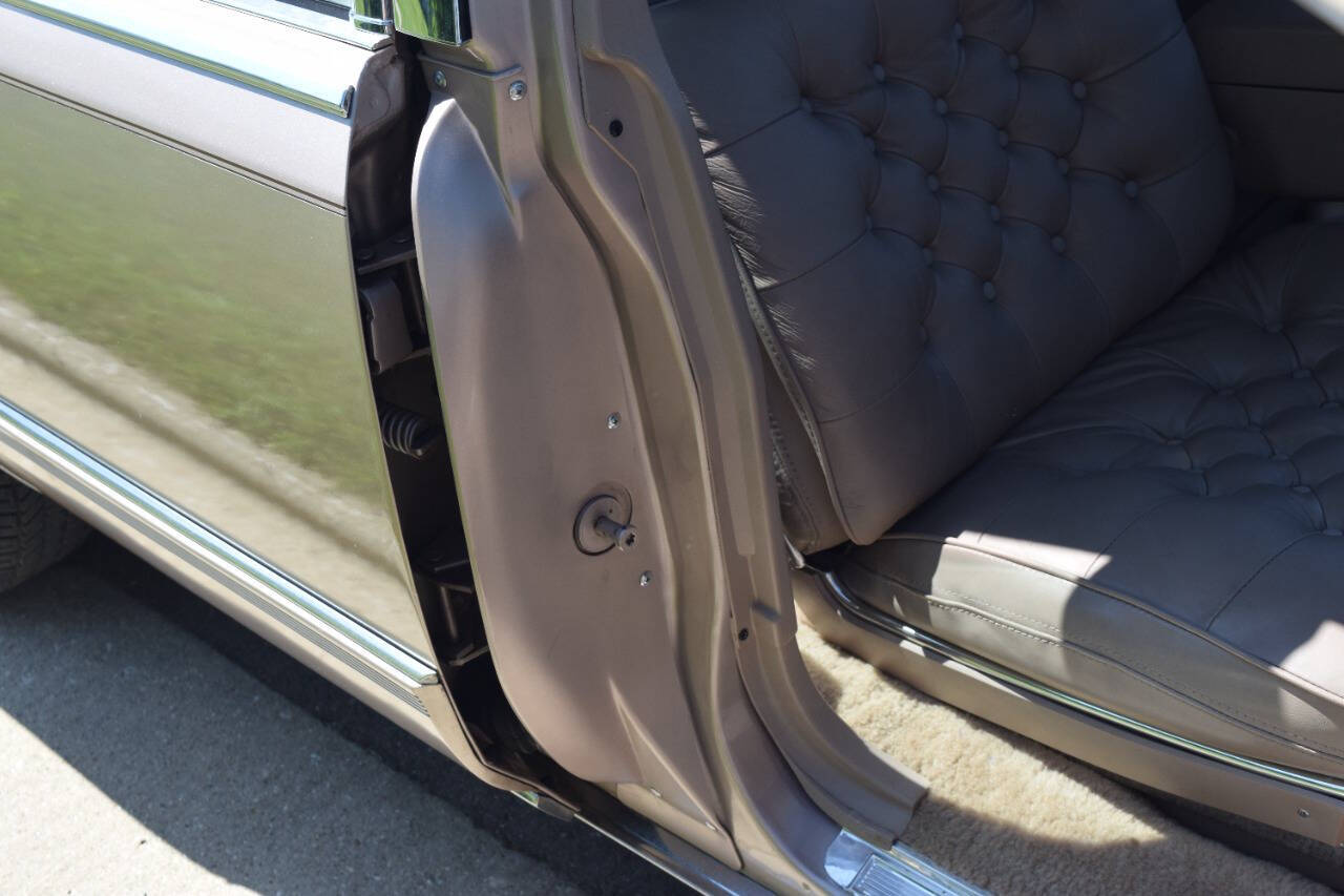 1991 Cadillac Brougham 175