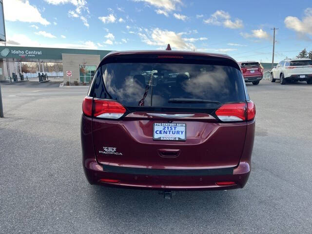 2018 Chrysler Pacifica LX