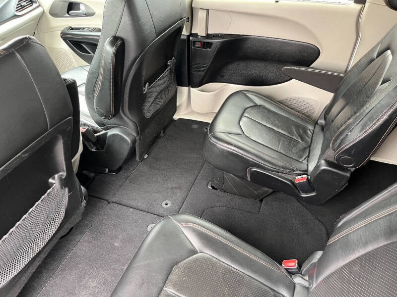 2020 Chrysler Pacifica Touring L