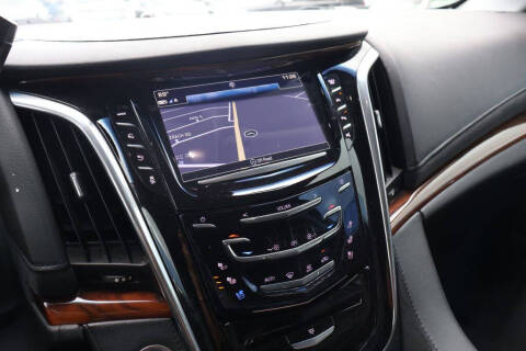 2017 Cadillac Escalade Luxury