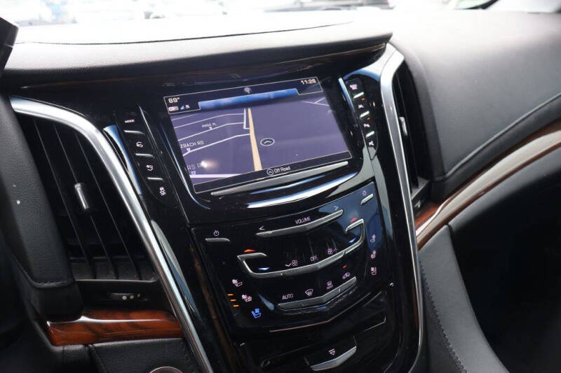 2017 Cadillac Escalade Luxury