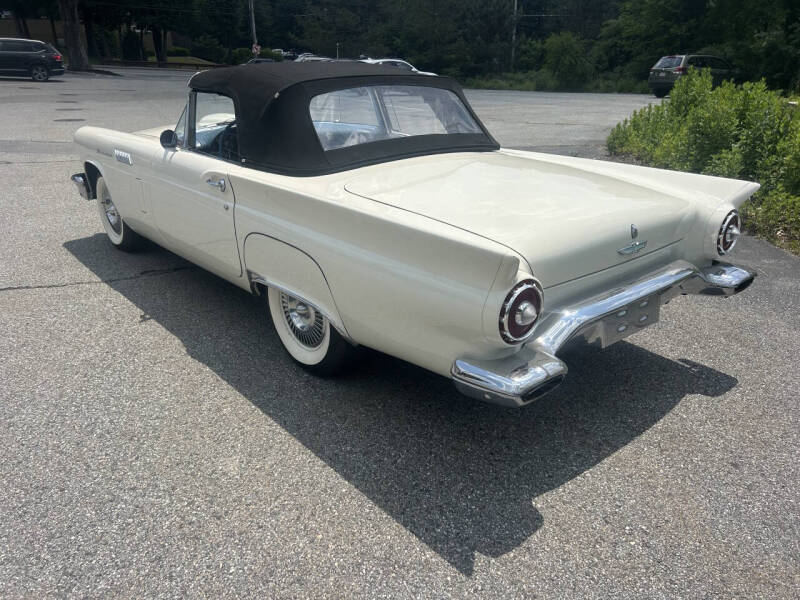 1957 Ford Thunderbird