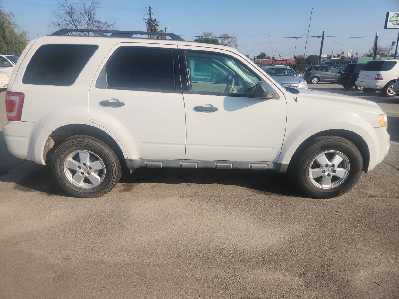 Off White 2011 Ford Escape XLT XLT 4dr SUV 1