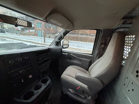 2017 GMC Savana 2500