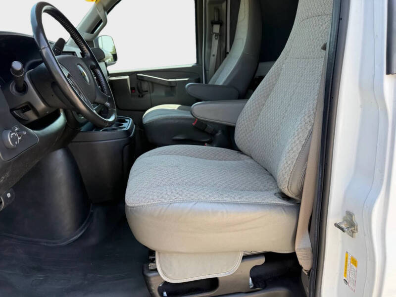 2023 Chevrolet Express 3500
