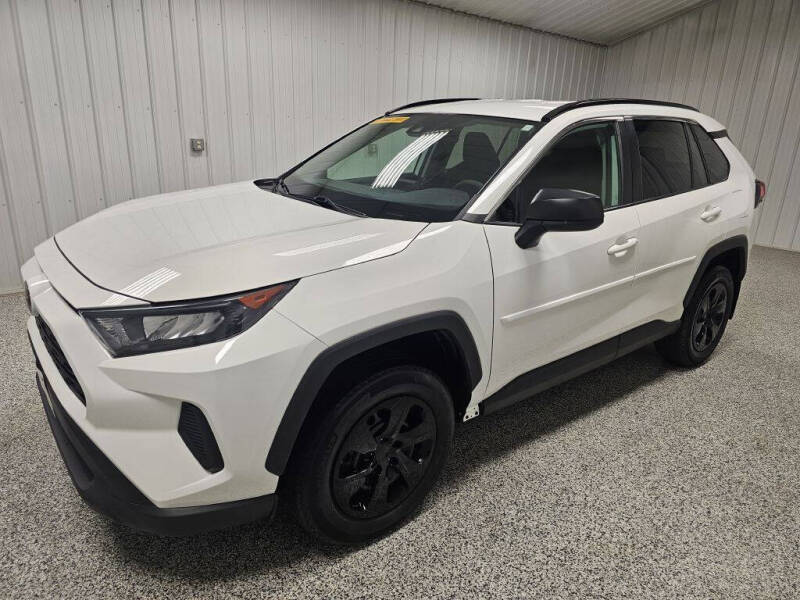 2019 Toyota RAV4 LE's photo