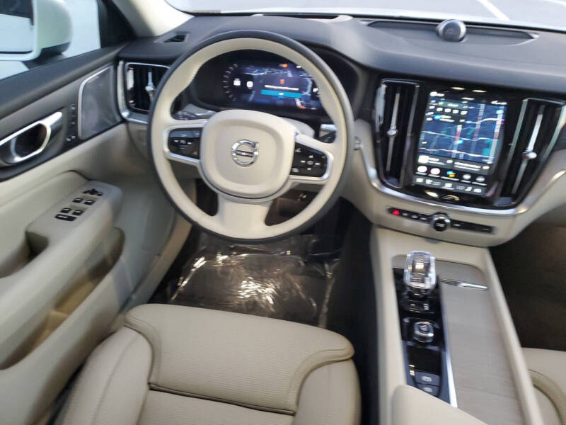 2026 Volvo V60 Cross Country B5 Ultra