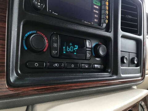 2004 Cadillac Escalade