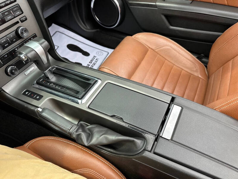 2011 Ford Mustang V6 Premium