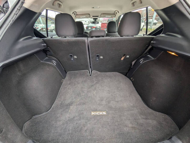 2020 Nissan Kicks S
