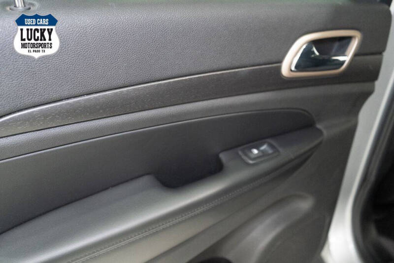 2017 Jeep Grand Cherokee Laredo