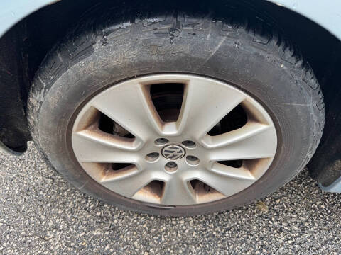 2010 Volkswagen New Beetle