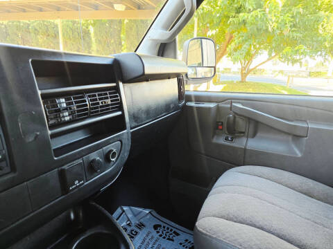 2017 Chevrolet Express 2500