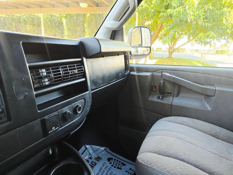 2017 Chevrolet Express 2500