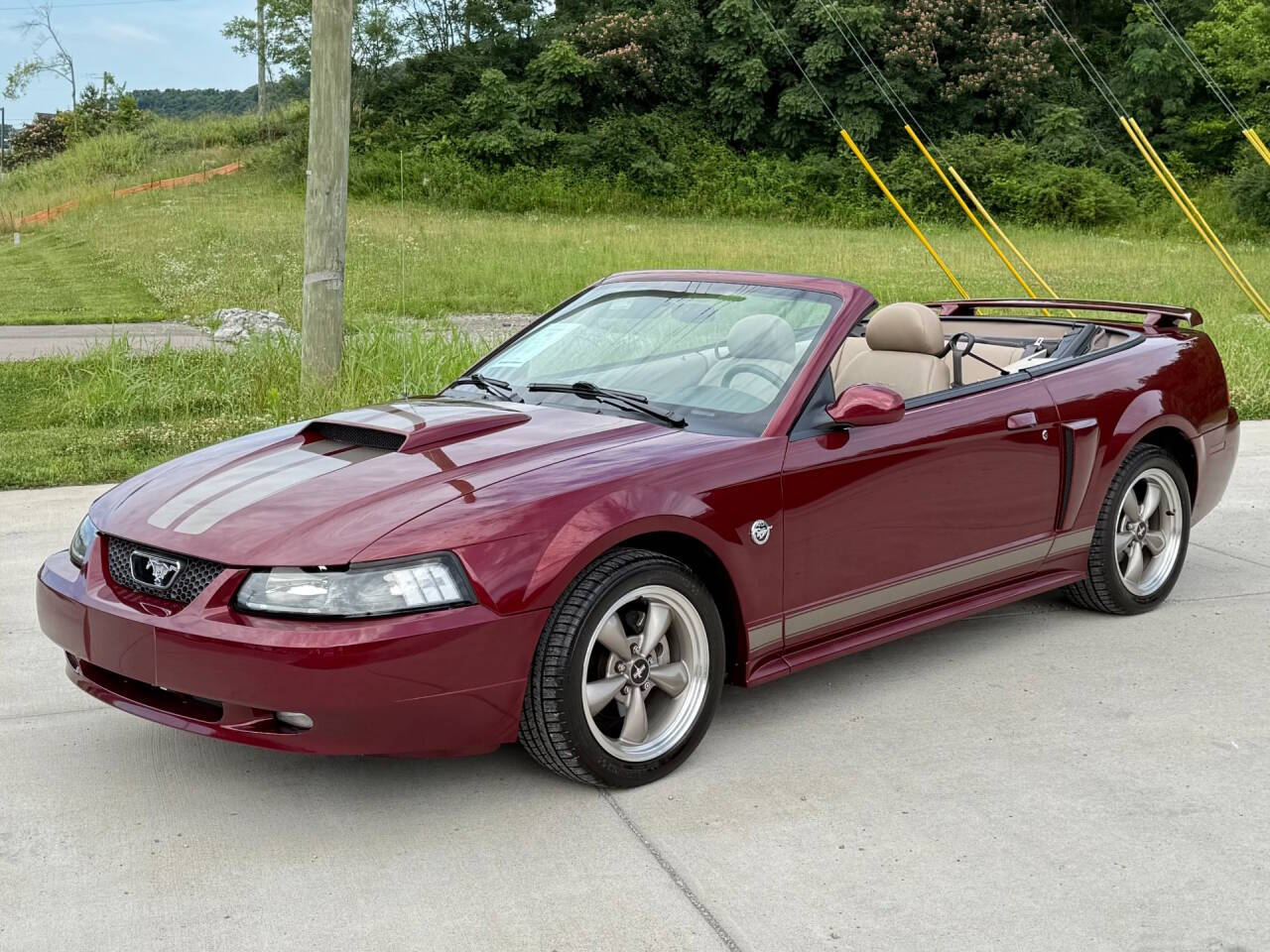 Red 2004 Ford Mustang GT Deluxe Convertible GT Deluxe 2dr Convertible 2