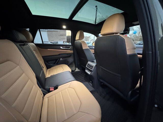 2026 Volkswagen Atlas Cross Sport SEL R-Line Black 4Motion