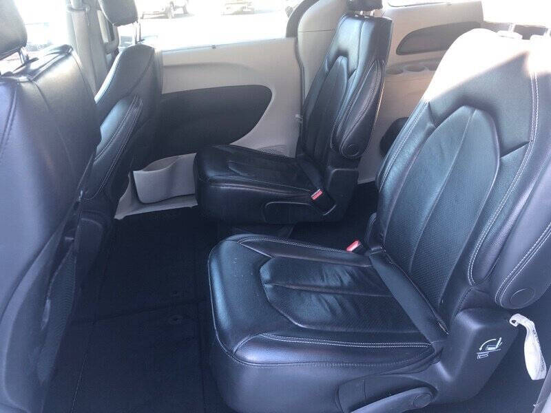 2022 Chrysler Pacifica Touring L