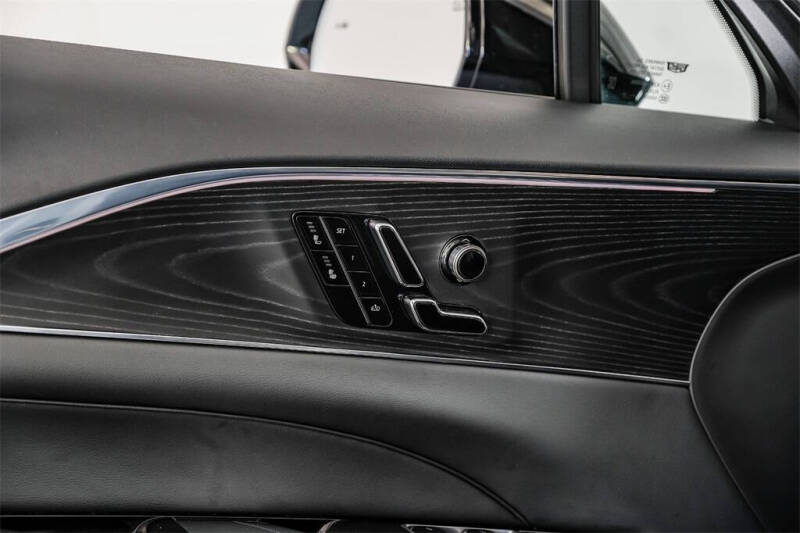 2024 Cadillac LYRIQ Luxury 1