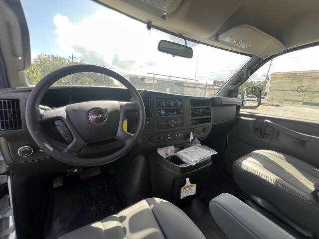 2025 GMC Savana 2500