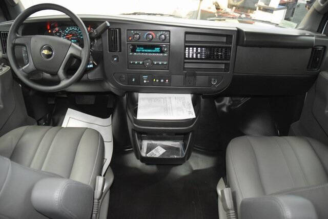 2025 Chevrolet Express 2500