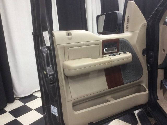 2005 Ford F-150 Lariat