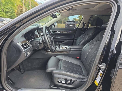 2022 BMW 7 Series 740i