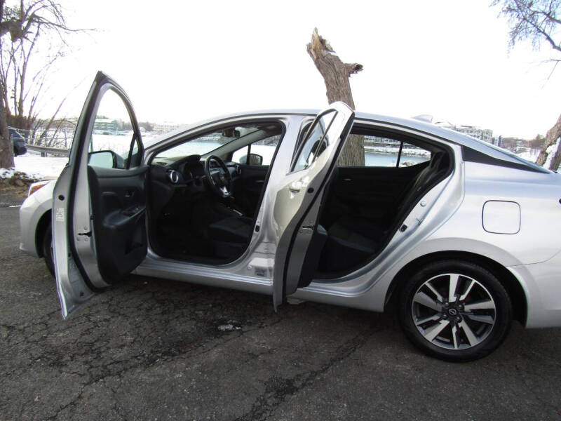 2023 Nissan Versa SV