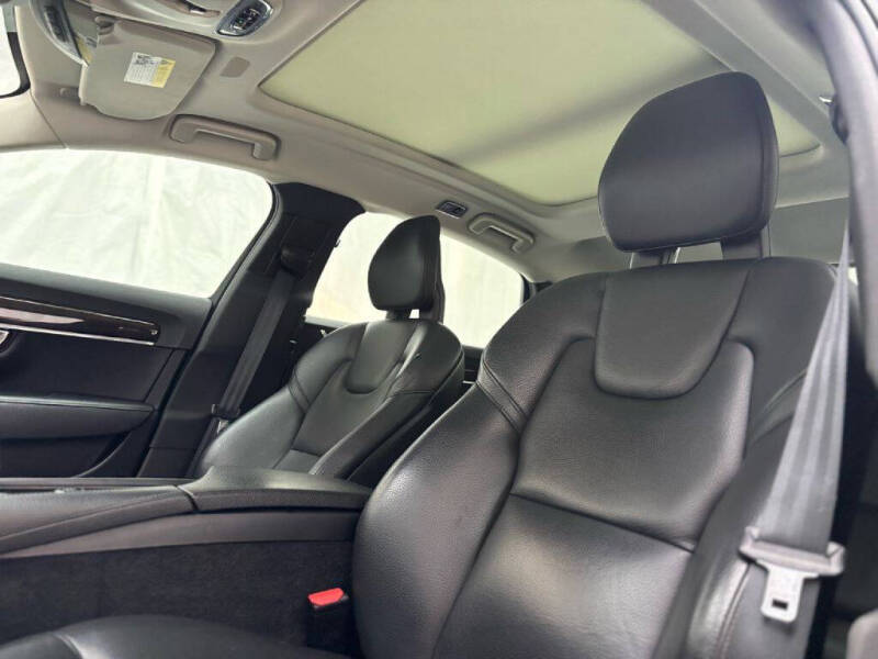 2018 Volvo S90 T5 Momentum