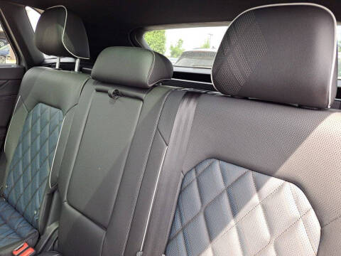 2026 Volkswagen Atlas Cross Sport SEL Premium R-Line 4Motion