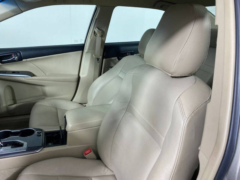 2014 Toyota Camry Hybrid XLE