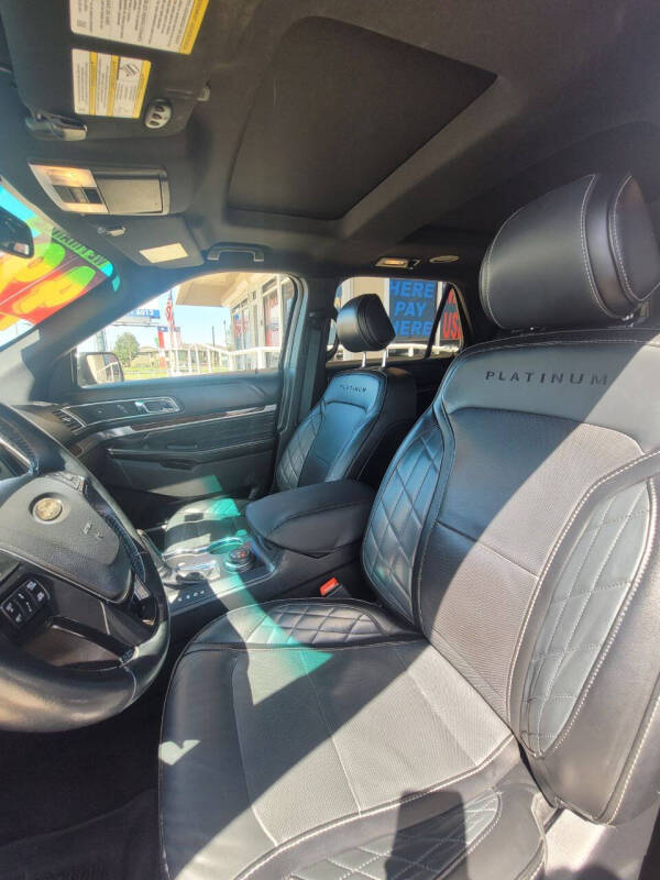 2017 Ford Explorer Platinum
