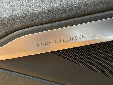 2022 Audi e-tron quattro Premium Plus